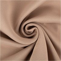 Sandfarbener Verdunklungsstoff in extra breiter Ausführung von 2,80m. Das blickdichte, schwere Material sorgt für eine zuverlässige Abdunkelung und eine ruhige Atmosphäre – ideal für großflächige Vorhänge in Schlaf- oder Wohnräumen - kunstvoll eingedreht i