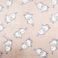92428-Fleece-Stoff-Elefanten-sand-----Polarfleece-Digitaldruck-145cm-IMG-6779.jpg Weicher Fleece-Stoff in Sandfarbe mit niedlichen Elefantenmotiven in Weiß und Braun, kuschelig, wärmend und ideal für Babydecken oder Pyjamas - Vollansicht