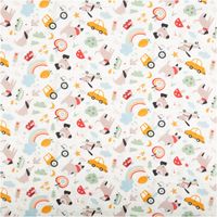 Baumwollstoff in Beige mit buntem Kindermotiv: fröhliche Hunde, gelbe Autos, rote Busse, Regenbögen, Wolken und Sterne, farbenfrohes, verspieltes Design - Vollbild