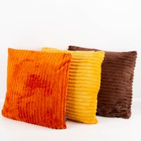 92466-Kuschelkissen-aus-Pluesch-Cordoptik-Streifen-orange-45x45cm-IMG-7077.jpg Orangefarbenes Kuschelkissen 45x45 cm aus weichem Plüsch mit feiner Cordoptik und gleichmäßigen Längsstreifen - in Szene gesetzt