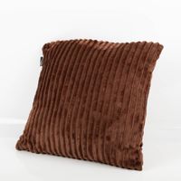 92467-Kuschelkissen-aus-Pluesch-Cordoptik-Streifen-braun-45x45cm-IMG-7060.jpg Kuschelkissen 45x45 cm in Braun, mit weichem Plüschbezug in Cordoptik und feinen Längsstreifen - Vollansicht