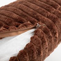 92467-Kuschelkissen-aus-Pluesch-Cordoptik-Streifen-braun-45x45cm-IMG-7062.jpg Kuschelkissen 45x45 cm in Braun, mit weichem Plüschbezug in Cordoptik und feinen Längsstreifen - mit offenem Reissverschluss