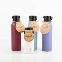 92500-Trinkflasche-Runbott-MII-600ml-Lavender-geschmacksneutral--BPA-frei-und-auslaufsicher-IMG-7012.jpg Runbott MII Trinkflasche 600ml in Lavender Lila mit schwarzem Deckel und Henkel, geschmacksneutral, BPA-frei, doppelwandig isoliert und auslaufsicher - mit anderen Trinkflaschen praesentiert