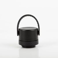 92503-Runbott-Verschlusskappe-mit-Tragegriff-fuer-Trinkflasche-MII-IMG-7022.jpg Schwarze Runbott Verschlusskappe mit praktischem Tragegriff passend für Trinkflasche MII - Vollansicht