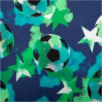 92524-Sweatstoff-aus-Baumwolle-Digitaldruck-Fussball-Sterne-dunkelblau-gruen-1-48m-Breite-IMG-7527.jpg Dunkelblauer Baumwoll-Sweatstoff mit Digitaldruck: grüne und schwarze Fußbälle, umgeben von grünen und weißen Sternen sowie farbigen Pinselstrichen - Nahaufnahme