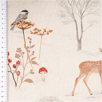 92542-Baumwollstoff-Dekostoff-Winter-Forest-Animals-Waldtiere-natur-1-40m-Breite-IMG-7690.jpg Baumwollstoff Dekostoff natur mit Winterwald-Motiv, zeigt Hirsche, Rehe, Füchse, Hasen und Vögel zwischen kahlen Bäumen und roten Beeren - Detailaufnahme mit Massband