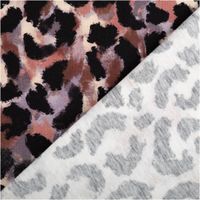 92592-Jersey-Stoff-Leo-schwarz-lila-----Baumwolljersey-Poppy-Fabrics-1-48m-IMG-7557.jpg Baumwolljersey von Poppy Fabrics mit abstraktem Leopardenmuster in Schwarz, Lila und Braun auf hellem Hintergrund - mit Rueckseite