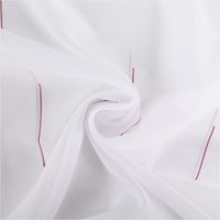 92612-Gardinenstoff-Voile-Scherli-Streifen-weiss-rot-mit-Bleiband-300cm-Hoehe-IMG-4396.jpg Eleganter Voile-Gardinenstoff in Weiß, verziert mit feinen Scherli-Streifen in Rot und einem praktischen Bleiband für perfekten Fall. Die Höhe von 300 cm ermöglicht großzügige Fensterdekorationen - kunstvoll eingedreht in Falten