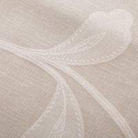 92613-Gardinenstoff-Ausbrenner-CrissCross-Leinenstruktur-Blaetterranken-offwhite-mit-Bleiband-290cm-Hoehe-IMG-2921.jpg Ausbrenner-Gardinenstoff CrissCross in Offwhite mit zarter Leinenstruktur und Blätterranken, präsentiert als weich fallender Stoff mit Bleiband - Detailaufnahme
