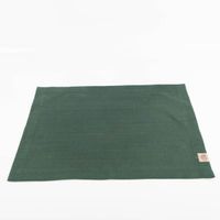 92615-Platzset-Leinen-Erik-40x50cm-gruen-Hochwertiges-Tischset-aus-Naturfaser-IMG-8659-Bearbeitet-2.jpg Grünes Leinen-Platzset Erik, präsentiert als hochwertiges, natürliches Tischset im Format 40×50 cm für stilvolle Tischdekoration - Vollansicht