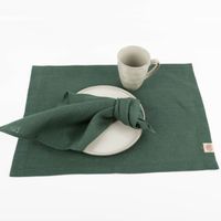 92615-Platzset-Leinen-Erik-40x50cm-gruen-Hochwertiges-Tischset-aus-Naturfaser-IMG-8660.jpg Grünes Leinen-Platzset Erik, präsentiert als hochwertiges, natürliches Tischset im Format 40×50 cm für stilvolle Tischdekoration - mit Tischgedeck praesentiert