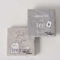 Zwei Serviettenpakete von Boltze mit Teemotiven, Sprüche „Zeit für Teerapie“ und „Abwarten und Tee trinken“