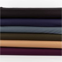 92838-Viskose-Stoff-Pique-Doppelgewebe-uni-Schwarz-150-cm-breit-IMG-9508.jpg Viskose Stoff Piqué Doppelgewebe in uni Schwarz, 150 cm breit, mit feiner Struktur und glatter Oberfläche - mit anderen Stoffen in Szene gesetzt