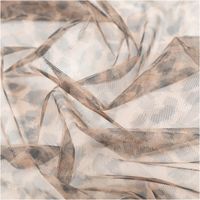 92897-Tuellstoff-Leo-braun-----transparenter-Netzstoff-mit-Leopardenmuster--1-50-m-Breite-IMG-0769.jpg Tüllstoff mit Leopardenmuster in Braun und Grau, transparenter Netzstoff mit feiner Struktur, 150 cm Breite - drapiert