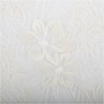 Transparenter Tüllstoff in Wollweiß mit zarter Blumenstickerei, 140 cm breit - Nahaufnahme