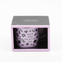 Fliederfarbene Vintage-Tasse im Emaille-Look von Grafik Werkstatt mit Blumenillustrationen und Schriftzug „Heute wird ein guter Tag“, Keramik, 400 ml - mit Verpackung
