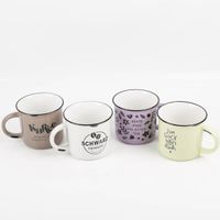 92935-Tasse-Vintage-Heute-wird-ein-guter-Tag-Keramik-im-Emaille-Look-400ml-von-Grafik-Werkstatt-IMG-0493.jpg Fliederfarbene Vintage-Tasse im Emaille-Look von Grafik Werkstatt mit Blumenillustrationen und Schriftzug „Heute wird ein guter Tag“, Keramik, 400 ml - mit weiteren Tassen praesentiert