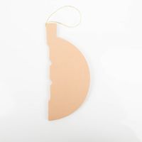 92959-Weihnachtshaenger-Honeycomb-Kugel-beige-25-x-22-cm--H-x-D--recyceltes-Papier-von-Boltze-Home-IMG-0453.jpg Beiger Weihnachtshänger Honeycomb Kugel von Boltze Home aus recyceltem Papier mit Wabenstruktur und goldfarbenem Aufhängeband, Größe 25 × 22 cm - eingefalten