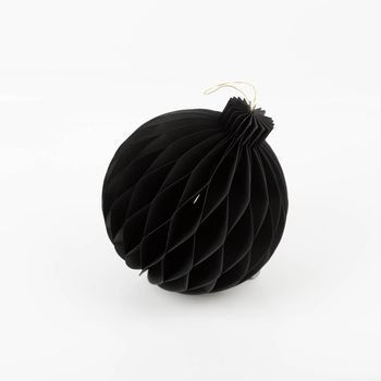Schwarzer Weihnachtshänger Honeycomb Kugel von Boltze Home aus recyceltem Papier, mit Wabenstruktur und Aufhängeband, dekorativ, Maße 20 × 18 cm - Vollansicht