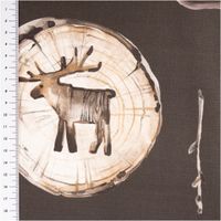 Baumwollstoff Halbpanama in Braun mit Weihnachtsmotiven wie Sternen, Elch, Herz und Holzscheiben, robust und ideal für Deko - mit Massband Hirschmotiv
