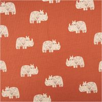 93020-Terry-Krepp-Jersey-Stoff-Baumwolle-Nashorn-terracotta-145cm-elastisch-und-hautfreundlich-IMG-0940.jpg Baumwollstoff in Terracotta mit weißen Nashorn-Motiven, elastisch, hautfreundlich und weich, ideal für Kinderkleidung - Vollansicht