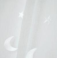 93039-oesenvorhang-Voile-mit-Stickerei-Sterne-und-Monde-Farbverlauf-natur-140x260-cm-Screenshot-2025-10-14-210611.jpg Detail: weiße Mond- und Sternstickerei auf naturfarbigem Voile-Farbverlauf