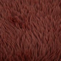 Zweiseitiges Kuschelkissen, 45x45 cm, Farbe Marsala, eine Seite flauschiger Plüsch, eine Seite glatter Velours, quadratisch, weiches Wohnkissen mit dezentem Stofflabel - Nahaufnahme des Flors