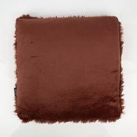 Zweiseitiges Kuschelkissen, 45x45 cm, Farbe Marsala, eine Seite flauschiger Plüsch, eine Seite glatter Velours, quadratisch, weiches Wohnkissen mit dezentem Stofflabel - Rueckseite