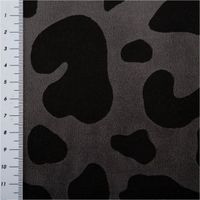 93129-Nicki-Stoff-Velours-Baumwolle-Panther-grau-schwarz-1-50-m-Breite-IMG-1297.jpg Weicher Nickistoff aus Baumwoll-Velours in Grau mit schwarzem Panther-Print, 1,50 m breit – samtig, elastisch und ideal für gemütliche Kleidung - mit Massband