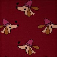 93196-French-Terry-Sommersweat-Dackel-mit-Muetze-Digitaldruck-rot-1-48m-Breite-IMG-2632.jpg French Terry Sommersweat Dackel mit Mütze, Digitaldruck rot. Das Muster zeigt charmante Hunde mit rosa Strickmützen, 1,48m breit - Nahaufnahme