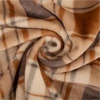 93266-Fleecestoff-Karo-Tinsley-beige-grau-1-45-m-Breite-IMG-3023.jpg Weicher Fleecestoff mit angerauter Oberfläche, ideal für Decken und warme Kleidung. Das Tinsley Karomuster kombiniert beige, warme Braun- und Grautöne auf einer Breite von 1,45 Metern - kunstvoll eingedreht in Falten