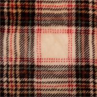 Kuscheliger Fleecestoff mit flauschiger Oberfläche, perfekt für warme Decken oder Kleidung. Das klassische Norwy Karomuster kombiniert Ecru, tiefes Schwarz und feine rote Linien auf 1,45 Metern Breite - Nahaufnahme