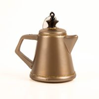 Weihnachtshänger Wasserkessel aus Glas und Resin in Grau mit goldenen Akzenten, 7,6 × 5,5 × 6,8 cm, dekorativer Christbaumschmuck von Werner Voß - von der Seite