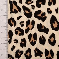 93290-Viskose-Stoff-mit-30--Leinen-Leo-ecru-schwarz-braun-1-34cm-Breite-IMG-2954.jpg Leichter Viskosestoff mit 30 Prozent Leinenanteil und einem stylishen Leo-Print. Das Muster zeigt schwarze und braune Flecken auf ecrufarbenem Grund, 1,34 Meter breit - mit Massband