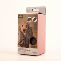 93304-Mikorofaser-Handtuch-fuer-Tiere-saugstark-grau-65x24cm-IMG-3162.jpg Hochwertiges Mikrofaser-Handtuch für Tiere in einem praktischen, neutralen Grau. Mit den Maßen 65 x 24 cm und einer besonders saugstarken Struktur ist es ideal zum schnellen Abtrocknen von Pfoten und Fell nach dem Spaziergang oder Bad geeignet - von der Se