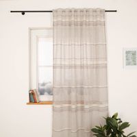 93324-Gardine-mit-Schlaufenband-Voile-Boucle-Streifen-Grau-140x245cm-IMG-6710.jpg Hochwertige Gardine mit Schlaufenband Voile Boucle-Streifen Grau 140x245cm besticht durch ihr elegantes Streifendesign und die luftige Struktur. Ein stilvoller Sichtschutz für helle Räume - Nahaufnahme