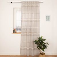 93324-Gardine-mit-Schlaufenband-Voile-Boucle-Streifen-Grau-140x245cm-IMG-6711-Bearbeitet.jpg Hochwertige Gardine mit Schlaufenband Voile Boucle-Streifen Grau 140x245cm besticht durch ihr elegantes Streifendesign und die luftige Struktur. Ein stilvoller Sichtschutz für helle Räume - Vollansicht