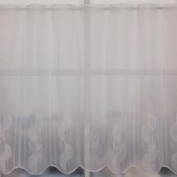 93331-Scheibengardinen-Meterware-naehfrei-Stickerei-Kreise-Streifen-weiss-75cm-Hoehe-IMG-3811.jpg Nähfreie Scheibengardine als Meterware in schlichtem Weiß mit gleichfarbiger Stickerei. Moderne Motive aus Kreisen und Streifen zieren den transparenten Stoff in 75 cm Höhe. Ein dekorativer Fensterschmuck mit gewelltem Abschluss - Vollansicht