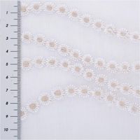 93338-Gardinenstoff-Voile-mit-Puenktchen-Stickerei-Bogenkante-raumhoch-weiss-beige-280cm--IMG-3320.jpg Gardinenstoff Voile in Weiß mit feiner Pünktchen-Stickerei und dekorativer Bogenkante, präsentiert raumhoch in Weiß-Beige und gefertigt in 280 cm Breite - mit Massband