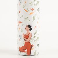 93375-Trinkflasche-LULALILA-Yoga-Runbott-600ml-geschmacksneutral--BPA-frei-und-auslaufsicher-IMG-4658.jpg Die hochwertige Trinkflasche LULALILA Yoga von Runbott überzeugt durch ihre innovative EverTaste® Keramikbeschichtung. Mit 600 ml Fassungsvermögen ist sie geschmacksneutral, BPA-frei und absolut auslaufsicher - Nahaufnahme