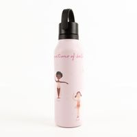 93376-Trinkflasche-Marta-Munte-Ballet-rosa-von-Runbott-600ml-geschmacksneutral--BPA-frei-und-auslaufsicher-IMG-4664.jpg Die hochwertige Trinkflasche Marta Munté Ballet von Runbott in Rosa überzeugt durch ihre innovative EverTaste® Keramikbeschichtung. Mit 600 ml Fassungsvermögen ist sie geschmacksneutral, BPA-frei und absolut auslaufsicher - Detailaufnahme