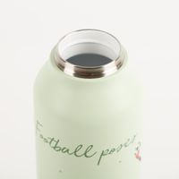 93377-Trinkflasche-Marta-Munte-Football-mintgruen-von-Runbott-600ml-geschmacksneutral--BPA-frei-und-auslaufsicher-IMG-4655.jpg Die hochwertige Trinkflasche Marta Munté Football von Runbott in Mintgrün überzeugt durch ihre innovative EverTaste® Keramikbeschichtung. Mit 600 ml Fassungsvermögen ist sie geschmacksneutral, BPA-frei und absolut auslaufsicher - ohne Deckel