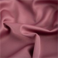 93419-Royal-Micro-Satin-Stoff-Meterware-dark-rose-1-40m-Breite-IMG-3718.jpg Royal Micro Satin Stoff als Meterware in dark rose, 1,40 m Breite, fein gewebte glatte Oberfläche mit dezentem Glanz, weich fließend, elegant fallend - stilvoll drapiert