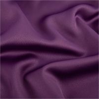 93420-Royal-Micro-Satin-Stoff-Meterware-dark-purple-1-40m-Breite-IMG-3712.jpg Royal Micro Satin Stoff als Meterware in dark purple, 1,40 m Breite, glatte feine Oberfläche mit sanftem Glanz, dicht gewebt, weich fallend - stilvoll drapiert