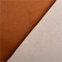 93425-Moebelstoff-Polsterstoff-Bezugstoff-Velour-Samtstoff-Samt-Le-Velvet-copper-1-40m-breit-IMG-4833.jpg Hochwertiger Möbelstoff Polsterstoff Bezugstoff Velour Samtstoff Samt Le Velvet in warmem Copper besticht durch seine edle Optik und weiche Oberfläche. Mit 1,40 m Breite ist er ideal für langlebige Bezüge - mit Rueckseite