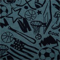 93487-Sweatstoff-mit-Sportmotiven-rauchblau-meliert-1-40m-Breite-IMG-3953.jpg Hochwertiger Sweatstoff in Rauchblau-Melange mit sportlichen Motiven wie Fußbällen, Basketbällen und Flaggen in Schwarz. Der 1,40 m breite Stoff eignet sich ideal für bequeme Freizeitbekleidung - Nahaufnahme