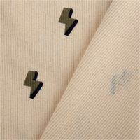 93496-Rippjersey-Rib-Jersey-Stoff-Bio-Baumwolle-Blitze-natur-gruen-1-2m-Breite-IMG-3970.jpg Hochwertiger Bio-Baumwoll-Rippjersey mit coolen, olivgrünen Blitzen auf naturfarbenem Grund. Der 1,20 m breite, elastische Stoff eignet sich perfekt für bequeme Kinderkleidung, Shirts oder Accessoires - mit Rueckseite