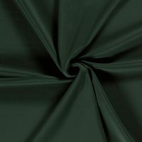 Softshell Stoff in Dunkelgrün dekorativ gedreht zur Darstellung der Flexibilität