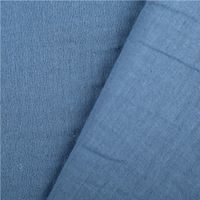 93600-Musselin-Stoff-Baumwolle-Glitzer-Blau-1-35m-Breite-IMG-4235.jpg Luftiger Musselin Stoff aus reiner Baumwolle in einem sanften Blau, veredelt mit dezenten Glitzer-Effekten für einen besonderen Look. Die Breite von 1,35 m macht ihn zum idealen Material für sommerliche Tücher, leichte Bekleidung oder glanzvolle Dekoration