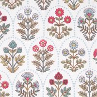 93610-Baumwollstoff-Saphir-Blumen-Wellenmuster-weiss-gruen-rot-blau-1-40m-Breite-IMG-6149.jpg Detailansicht Baumwollstoff Saphir mit feinem Blumenmuster im Wellenraster in Grün, Rot und Blau auf Weiß